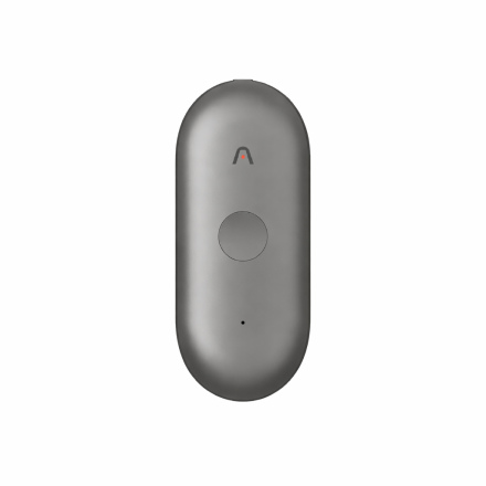 PLAUD NotePin S — носимый AI диктофон с записью разговоров, расшифровкой и умными заметками