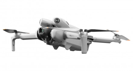 Квадрокоптер DJI Mini 4 Pro Fly More Combo (RC2)